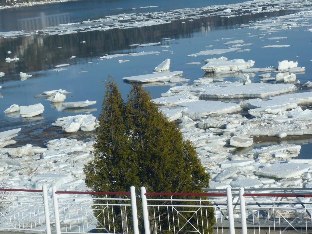 Auberge La Merveilleuse Tadoussac Buitenkant foto